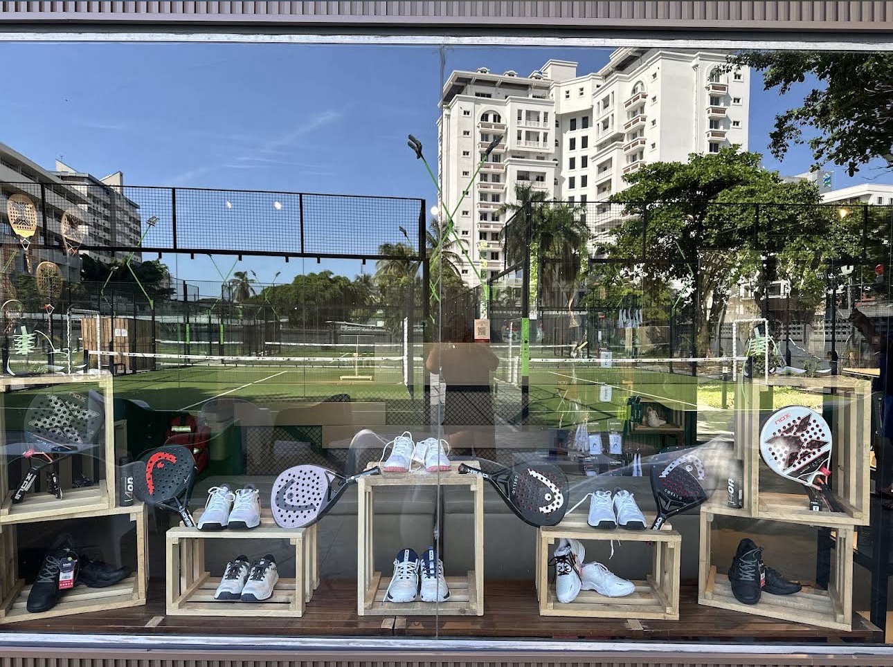 Monaliza Tennis Club seating